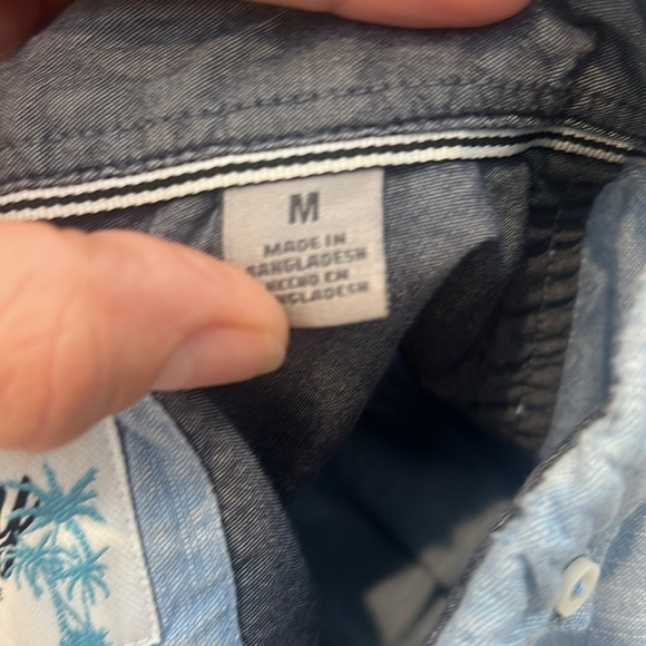 Hurley Light Blue Casual Button Down Shirt size medium. - Picture 9 of 12